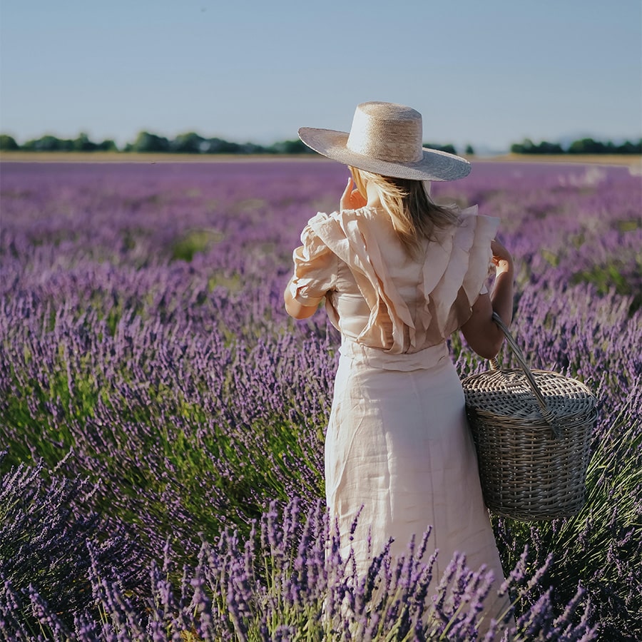 Les techniques traditionnelles sont toujours utilisées, de la cueillette jusqu'à l'embouteillement